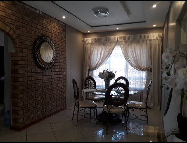 3 BEDROOM HOUSE FOR SALE IN RUSTENBURG NORTH